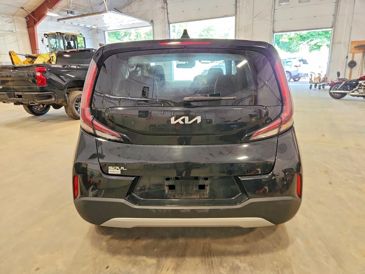 2023 KIA SOUL LX, S