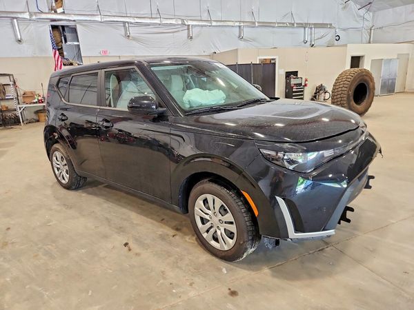 2023 KIA SOUL LX, S