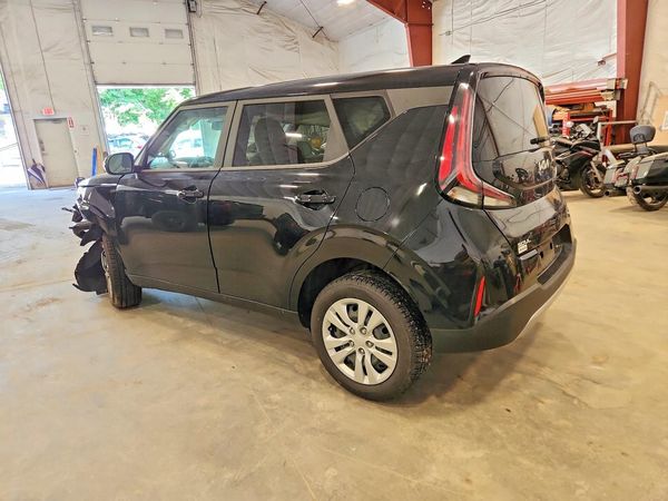 2023 KIA SOUL LX, S