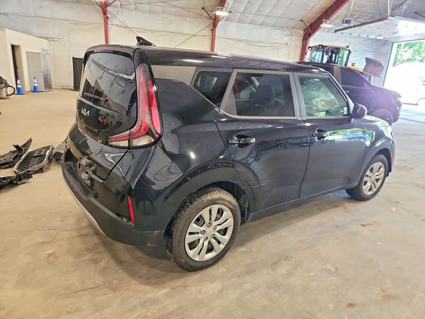 2023 KIA SOUL LX, S