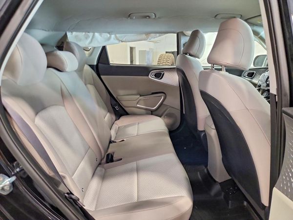 2023 KIA SOUL LX, S