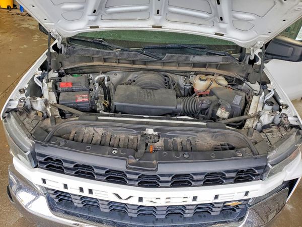 2021 CHEVROLET SILVERADO Work Truck — Engine bay