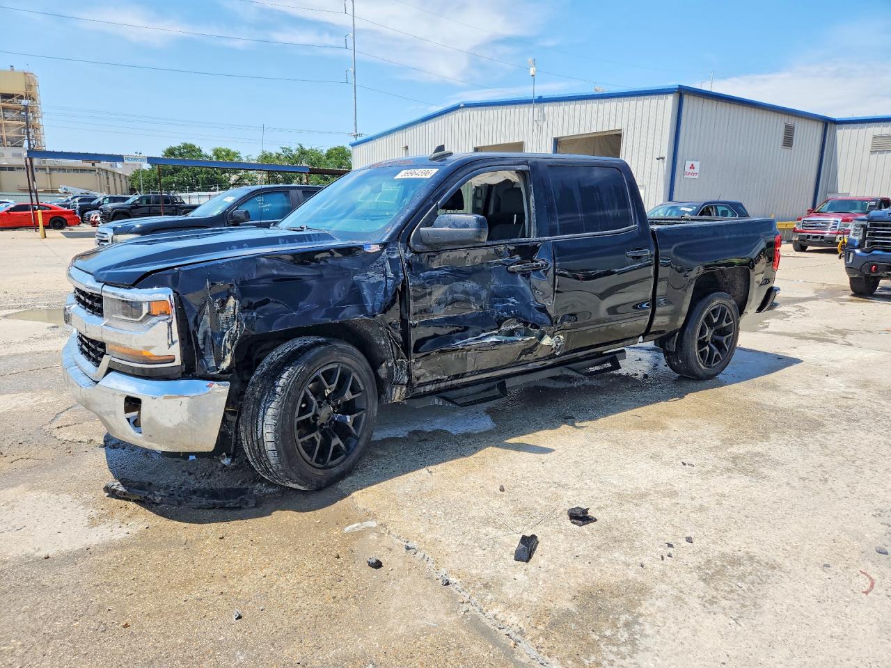 2018 CHEVROLET SILVERADO LT — Front 3/4