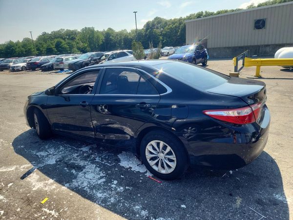 2015 TOYOTA CAMRY