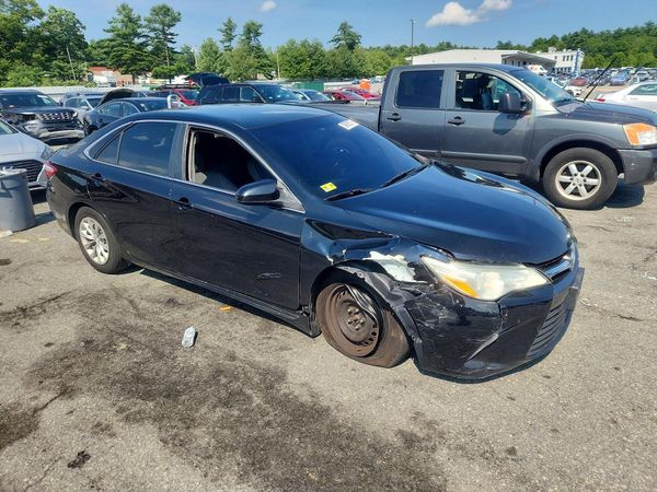 2015 TOYOTA CAMRY