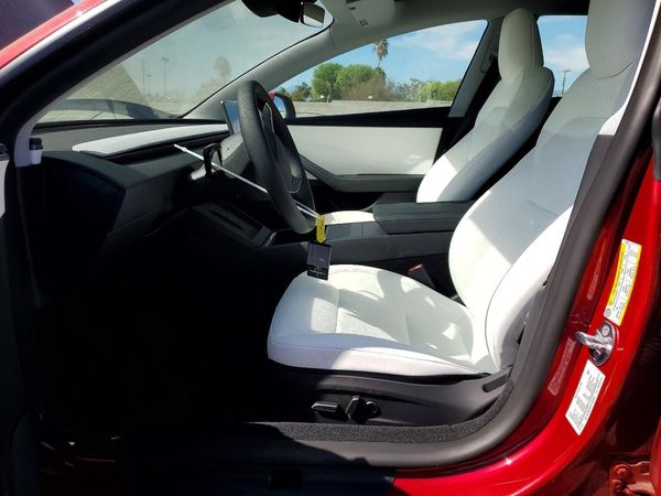 2026 TESLA MODEL 3