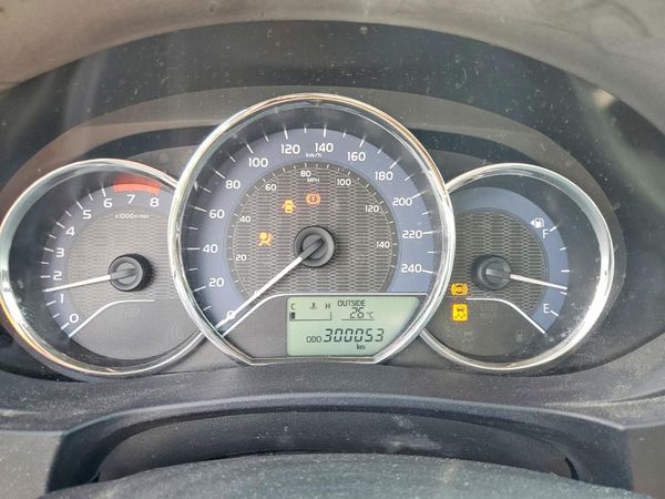 2015 TOYOTA COROLLA