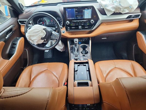 2020 TOYOTA HIGHLANDER Platinum
