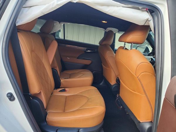 2020 TOYOTA HIGHLANDER Platinum