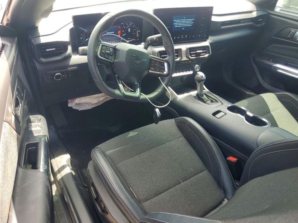 2025 FORD MUSTANG