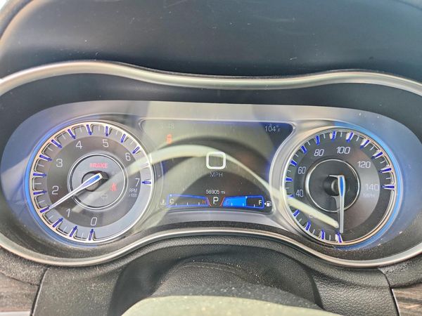 2019 CHRYSLER 300