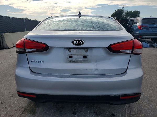 2017 KIA FORTE LX Base