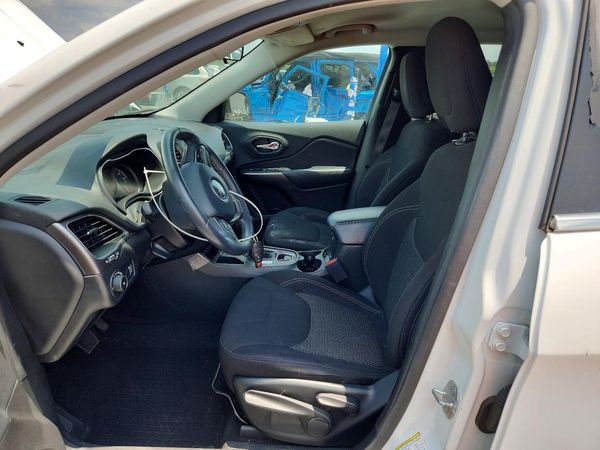 2019 JEEP CHEROKEE LATITUDE FWD