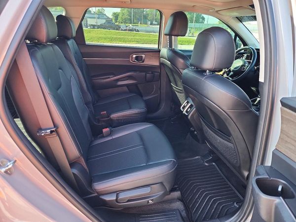 2022 KIA SORENTO EX