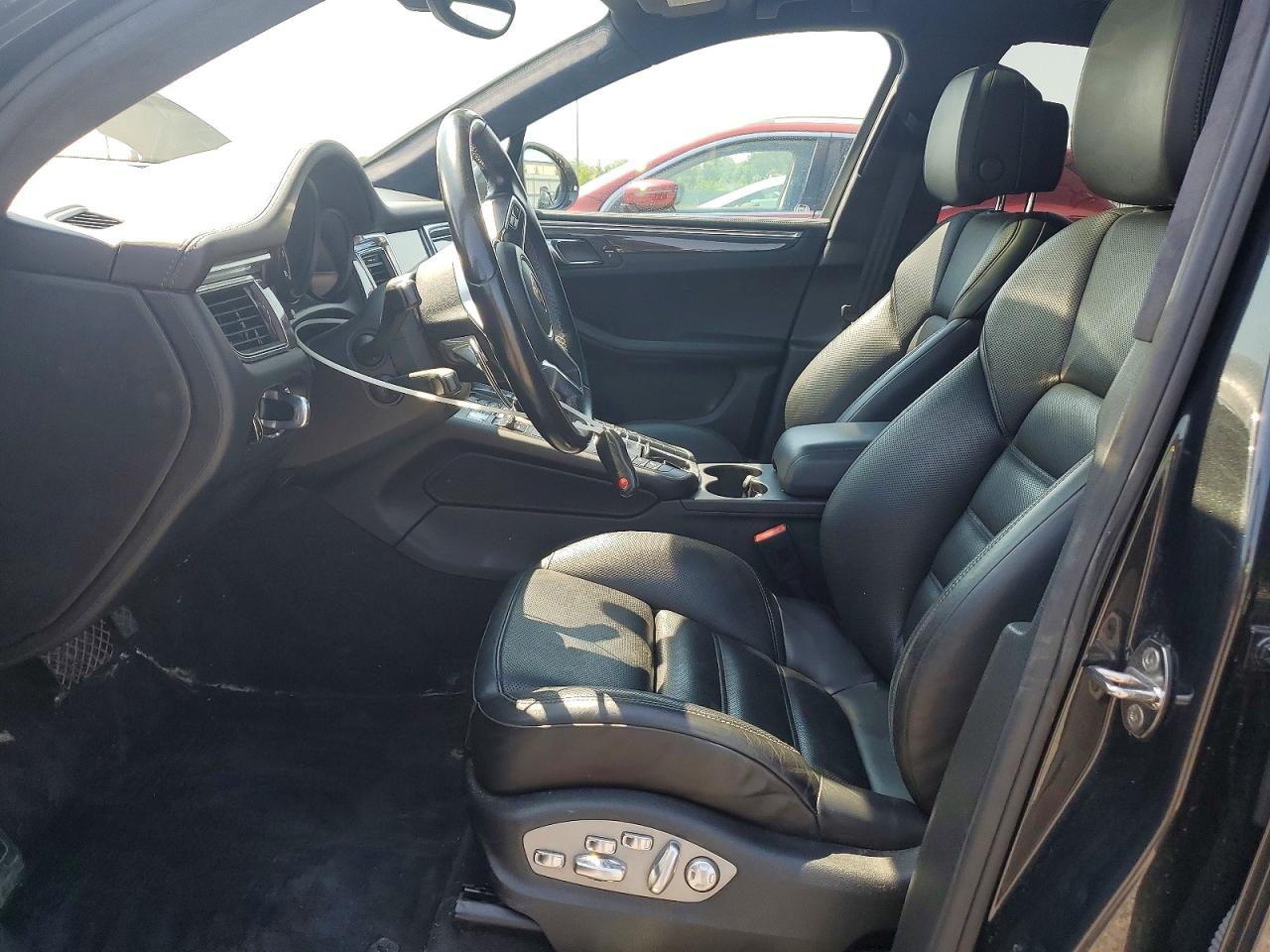 2017 PORSCHE MACAN
