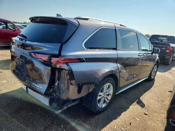 2021 TOYOTA SIENNA Platinum