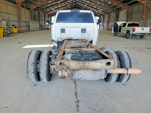 2015 RAM 5500 REG CAB CHASSIS