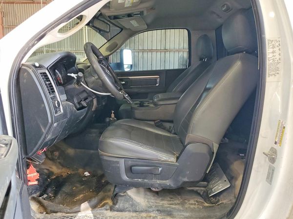 2015 RAM 5500 REG CAB CHASSIS