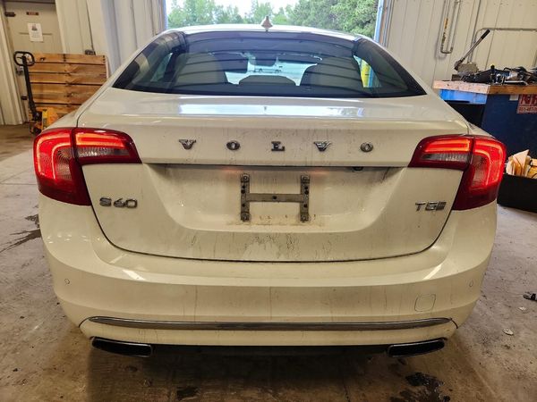 2018 VOLVO S60