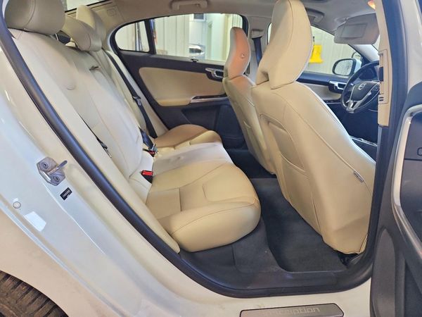 2018 VOLVO S60