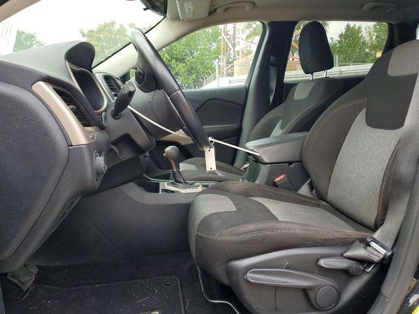 2018 JEEP CHEROKEE LATITUDE FWD