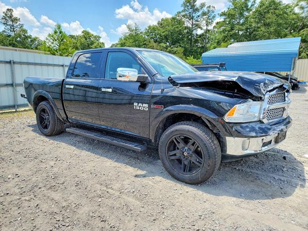 2016 RAM 1500 LARAMIE CREW CAB 4X4