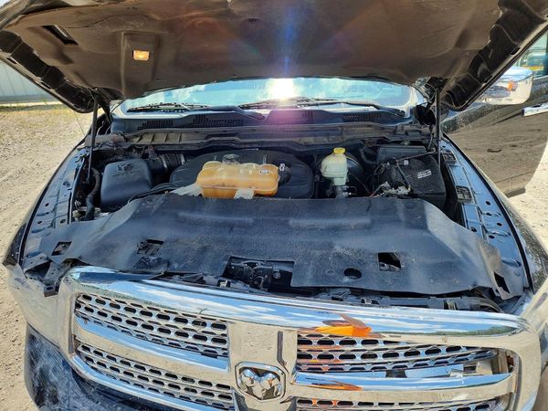 2016 RAM 1500 LARAMIE CREW CAB 4X4