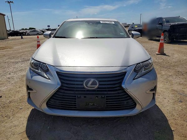2017 LEXUS ES