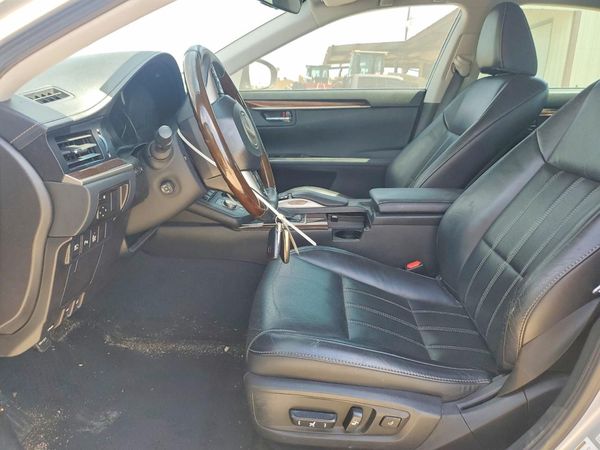 2017 LEXUS ES
