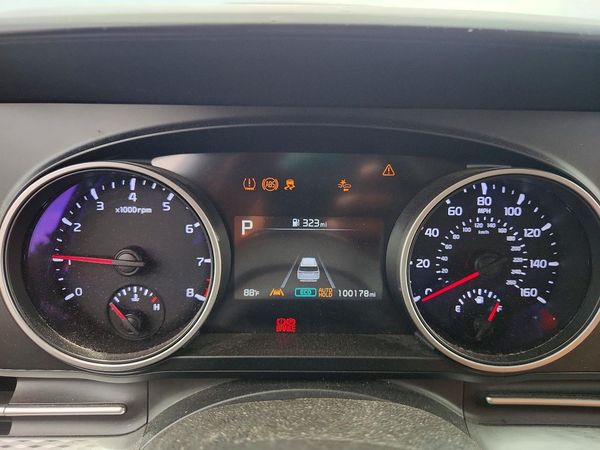 2023 KIA CARNIVAL LX, LX Seat Package