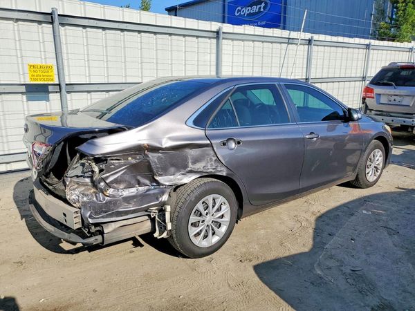 2016 TOYOTA CAMRY