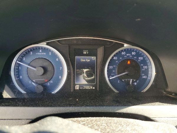 2016 TOYOTA CAMRY