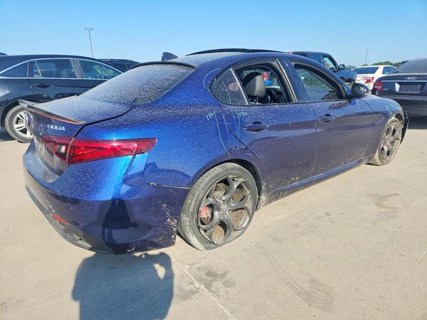 2017 ALFA ROMEO GIULIA TI RWD