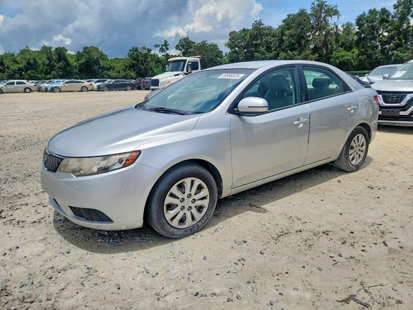 2013 KIA FORTE