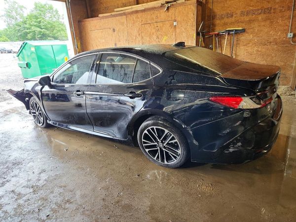 2025 TOYOTA CAMRY