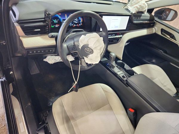 2025 TOYOTA CAMRY