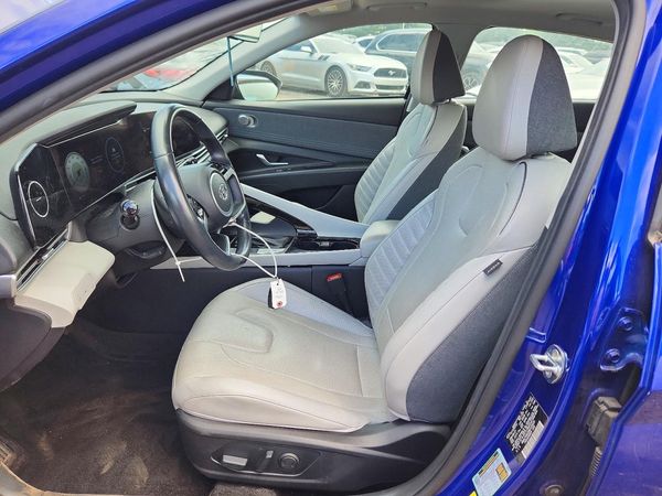 2021 HYUNDAI ELANTRA Limited — DENT