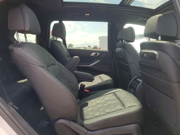 2024 BMW X7