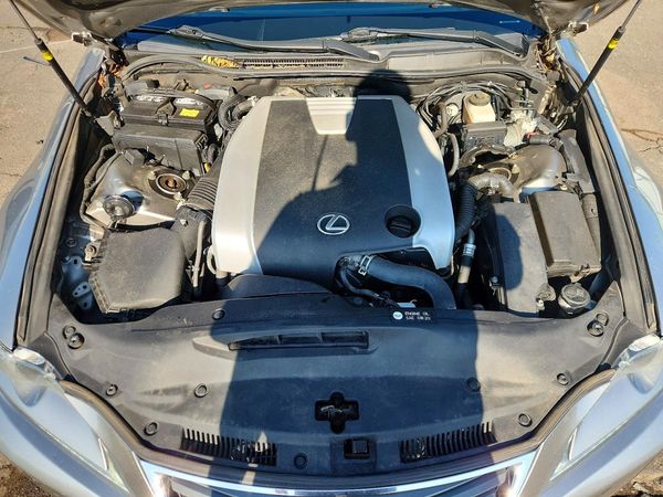 2016 LEXUS IS 300