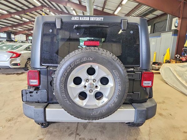 2015 JEEP WRANGLER UNLIMITED SAHARA 4X4