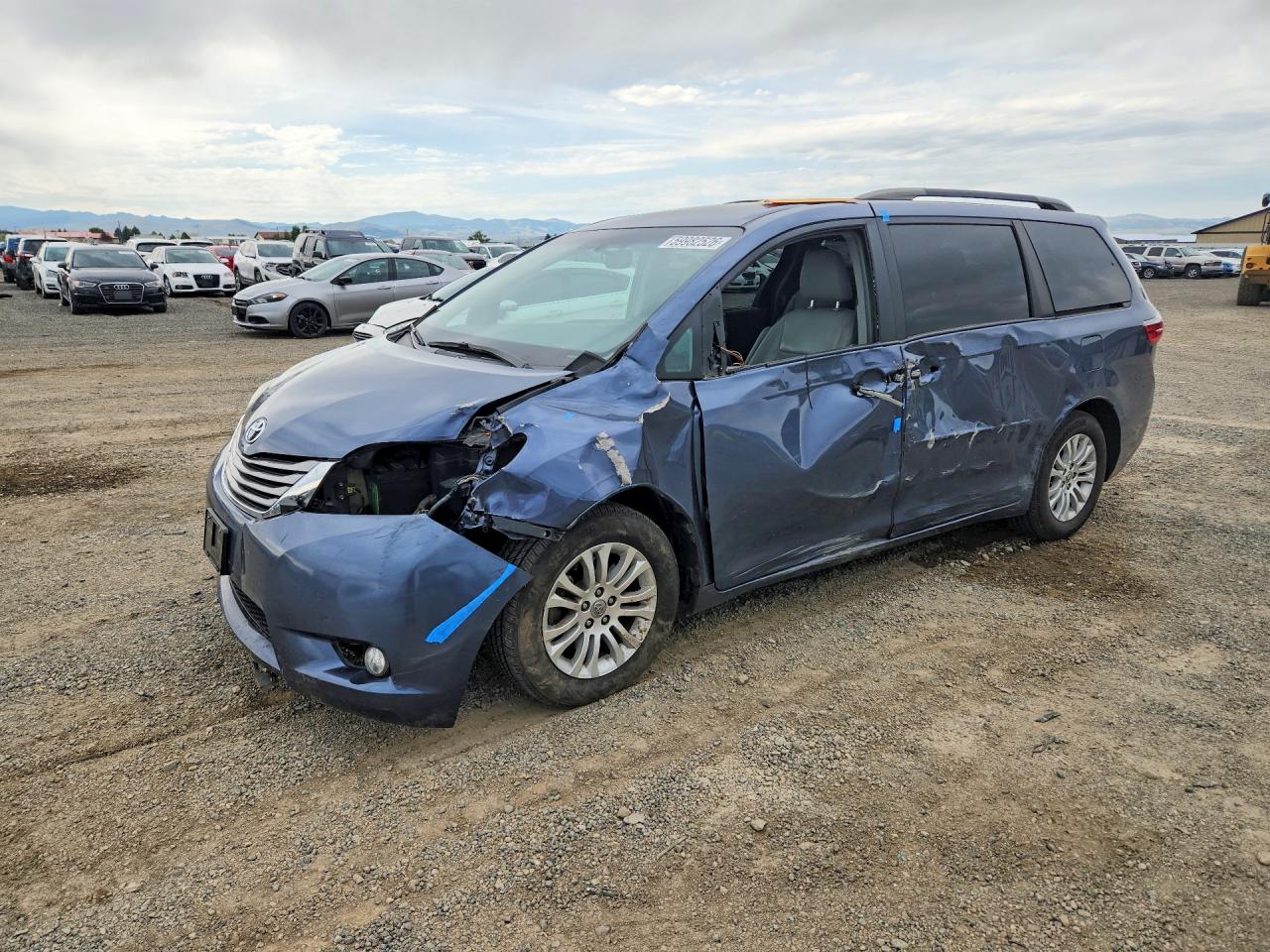 2017 TOYOTA SIENNA