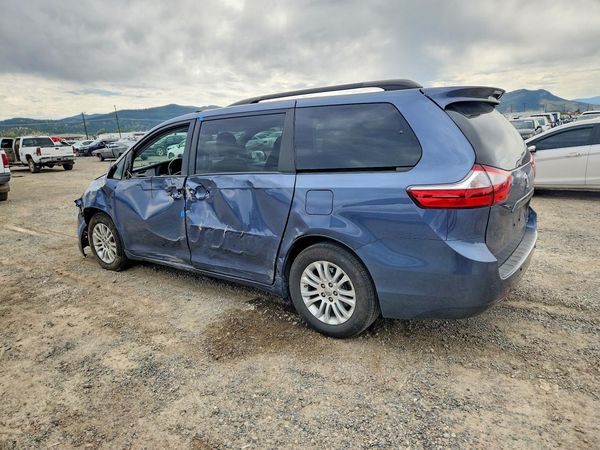 2017 TOYOTA SIENNA