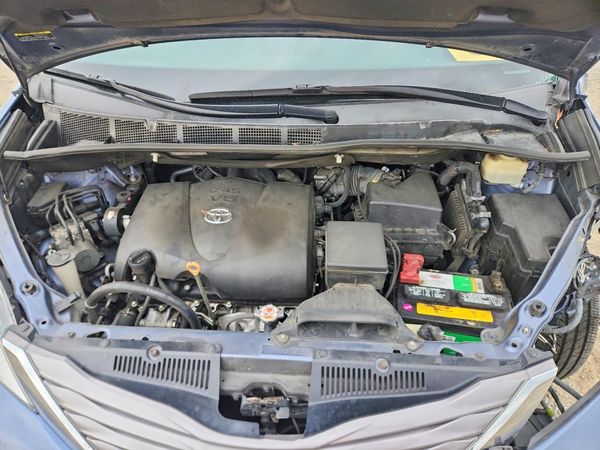 2017 TOYOTA SIENNA
