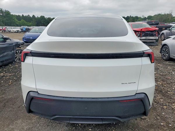 2026 TESLA Y