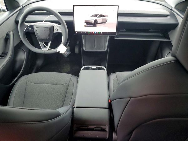 2026 TESLA Y