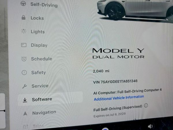 2026 TESLA Y