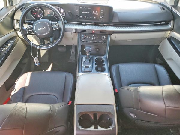 2022 KIA CARNIVAL LX, LX Seat Package