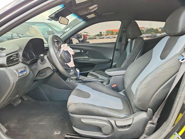 2019 HYUNDAI VELOSTER 2.0L and 2.0L Premium
