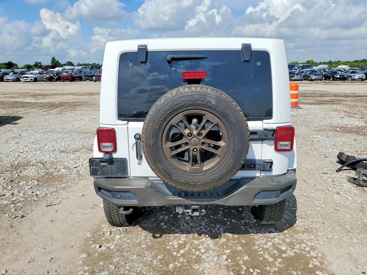 2016 JEEP WRANGLER UNLIMITED SAHARA 4X4