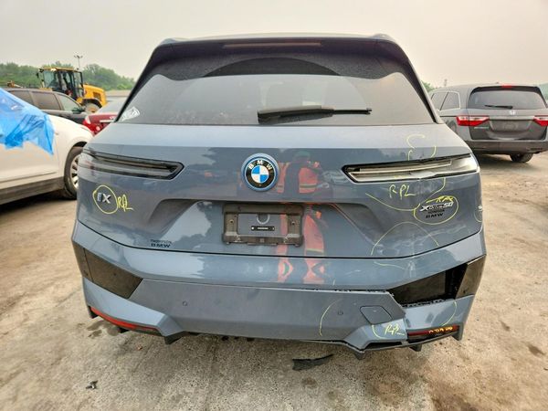 2024 BMW IX xDrive50
